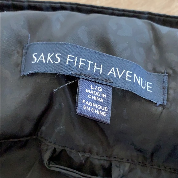 Black packable SAKS Fifth Avenue Ghost Leopard Print Vest - Picture 7 of 8